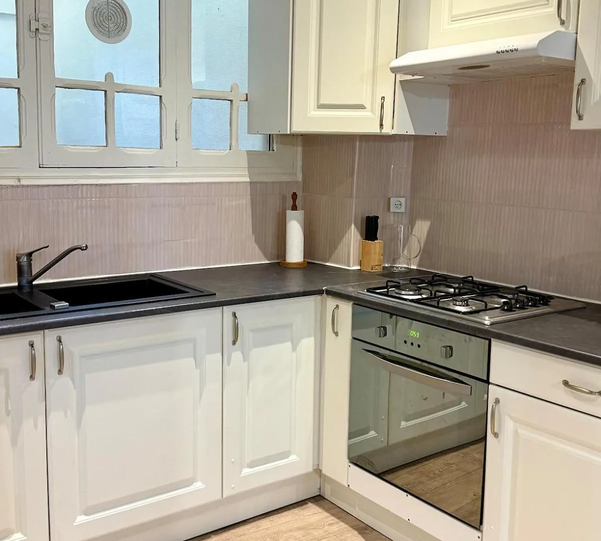 아파트 Le Cocon Colore - Appartement Centre Ville 루르드